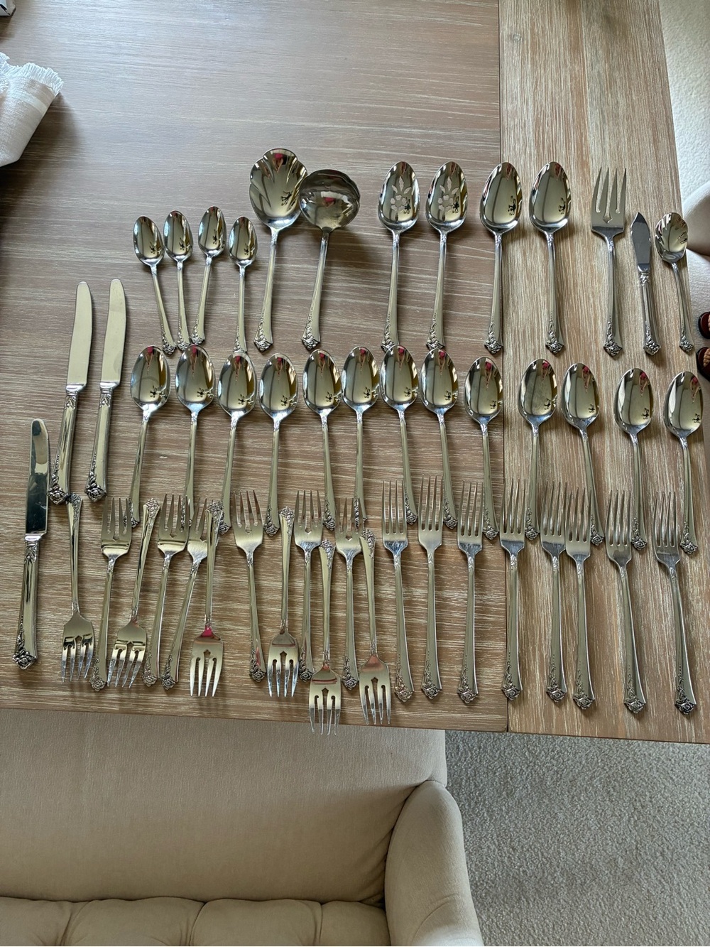 ONEIDA DAMANSK ROSE SELECTION OF STAINLESS PIECES! !🌹🌹🌹🌹🌹🌹50 pieces